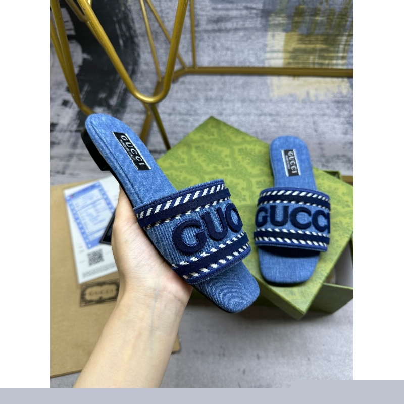 G*u*i slippers